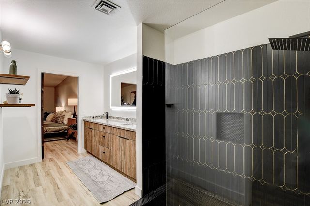 2100 Plaza Del Padre, Las Vegas, NV 89102