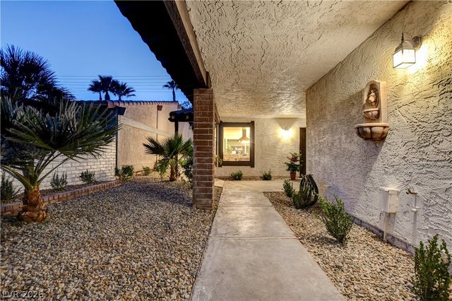 2100 Plaza Del Padre, Las Vegas, NV 89102