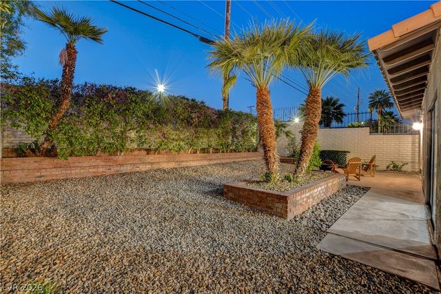 2100 Plaza Del Padre, Las Vegas, NV 89102