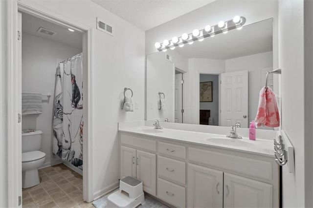 14913 S Turnberry Street, Olathe, KS 66061