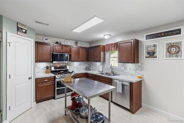 6195 Crooked River Drive, Mundy Township, MI 48473