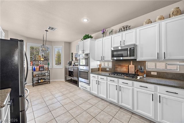 5000 Pounding Surf Avenue, Las Vegas, NV 89131