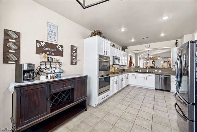 5000 Pounding Surf Avenue, Las Vegas, NV 89131