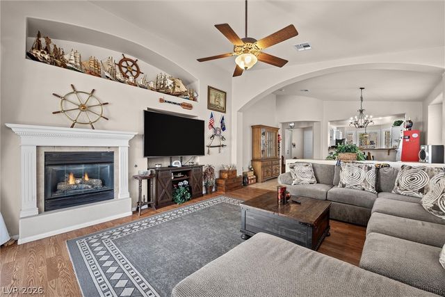5000 Pounding Surf Avenue, Las Vegas, NV 89131