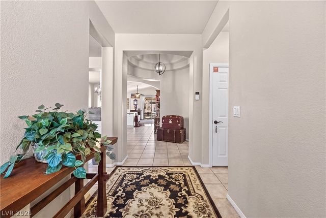 5000 Pounding Surf Avenue, Las Vegas, NV 89131