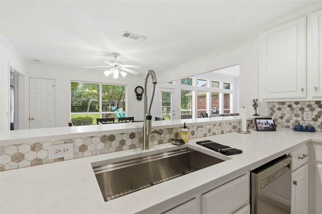 39 Preakness Place Road, Van Alstyne, TX 75495