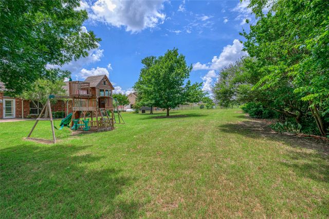 39 Preakness Place Road, Van Alstyne, TX 75495