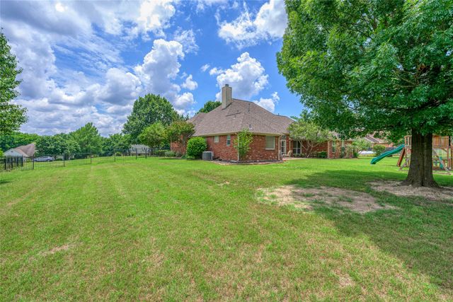 39 Preakness Place Road, Van Alstyne, TX 75495