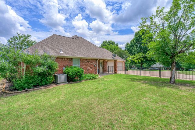 39 Preakness Place Road, Van Alstyne, TX 75495