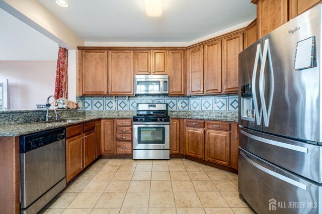 50 Dahlia Court, Piscataway, NJ 08854