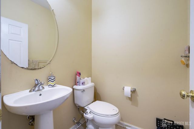 50 Dahlia Court, Piscataway, NJ 08854