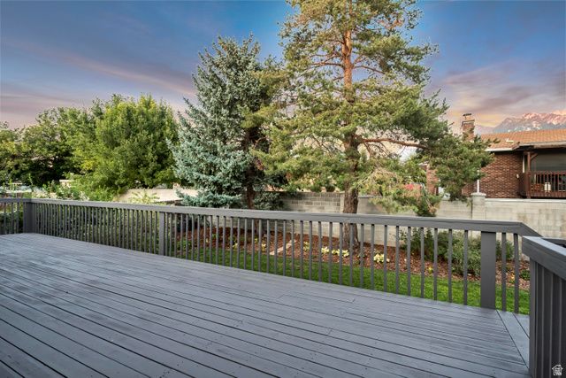 10889 S GRANITE DR, Sandy, UT 84094