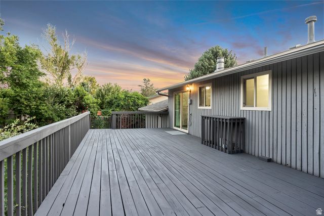 10889 S GRANITE DR, Sandy, UT 84094