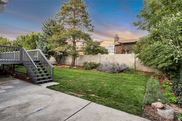 10889 S GRANITE DR, Sandy, UT 84094