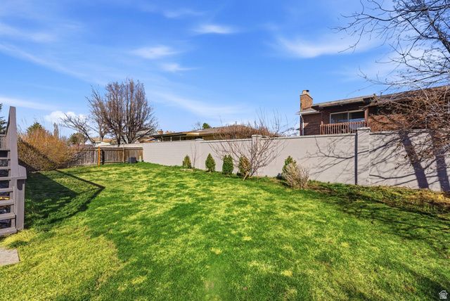 10889 S GRANITE DR, Sandy, UT 84094