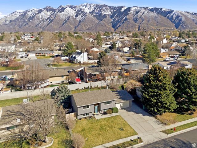 10889 S GRANITE DR, Sandy, UT 84094