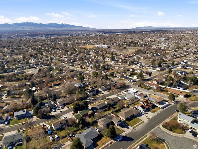 10889 S GRANITE DR, Sandy, UT 84094