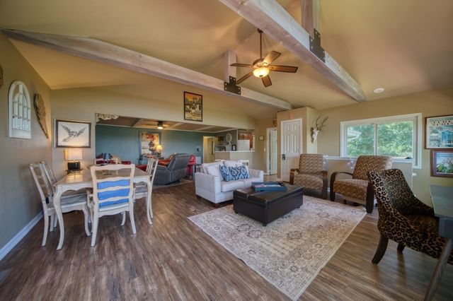 122 Ridge Road, Eureka Springs, AR 72631