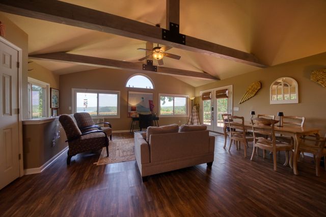 122 Ridge Road, Eureka Springs, AR 72631