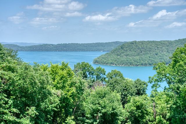 122 Ridge Road, Eureka Springs, AR 72631