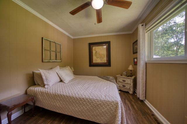 122 Ridge Road, Eureka Springs, AR 72631