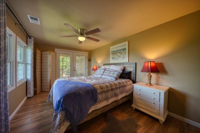122 Ridge Road, Eureka Springs, AR 72631