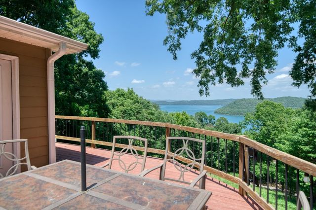 122 Ridge Road, Eureka Springs, AR 72631