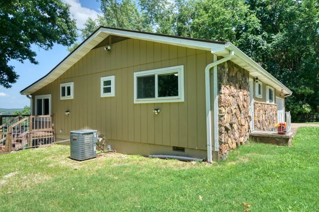 122 Ridge Road, Eureka Springs, AR 72631