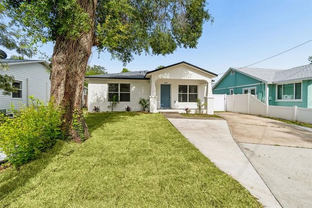 8104 N BOULEVARD, Tampa, FL 33604