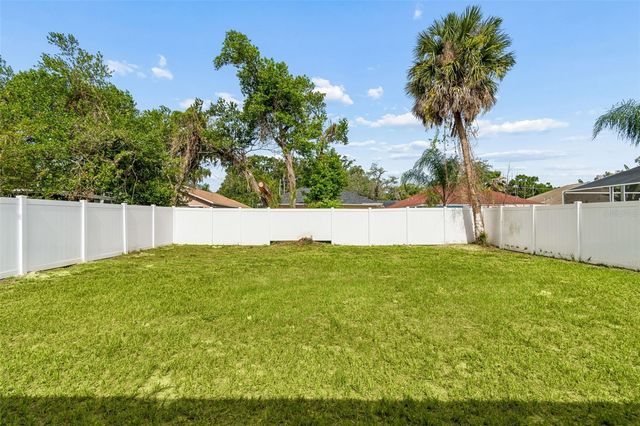 8104 N BOULEVARD, Tampa, FL 33604