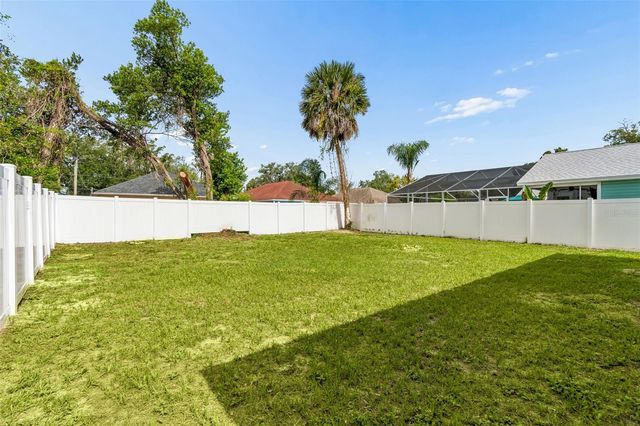 8104 N BOULEVARD, Tampa, FL 33604