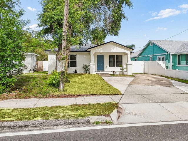 8104 N BOULEVARD, Tampa, FL 33604