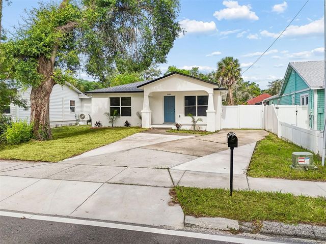 8104 N BOULEVARD, Tampa, FL 33604
