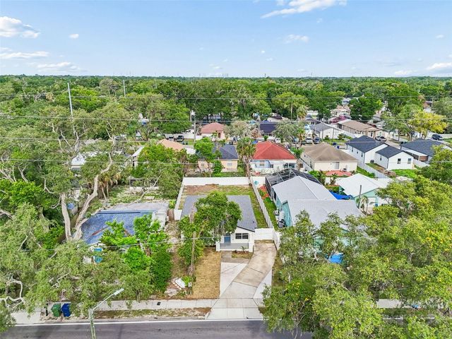 8104 N BOULEVARD, Tampa, FL 33604