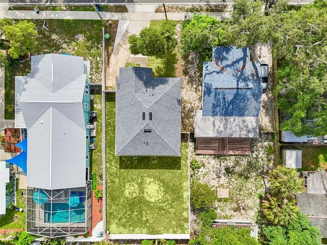8104 N BOULEVARD, Tampa, FL 33604