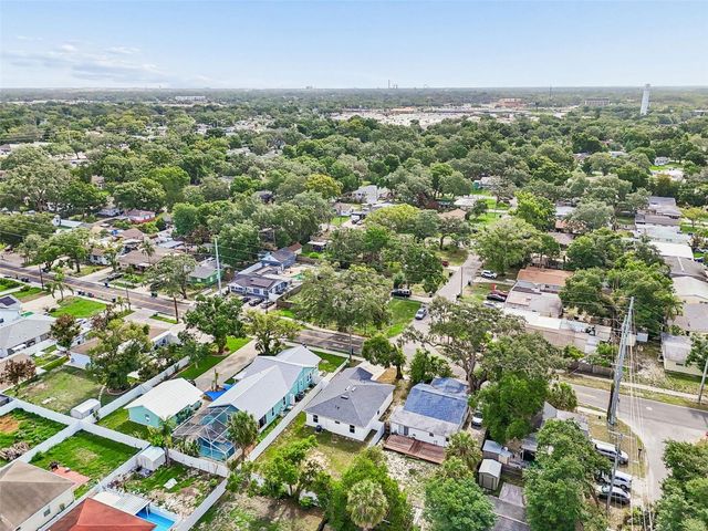 8104 N BOULEVARD, Tampa, FL 33604