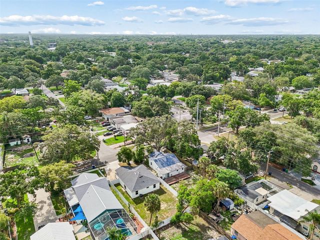 8104 N BOULEVARD, Tampa, FL 33604
