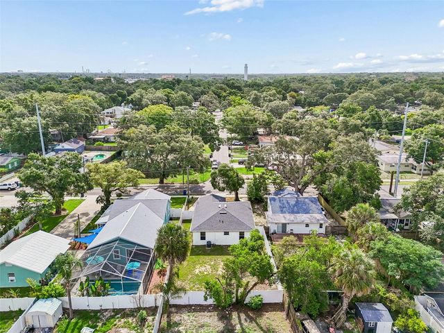 8104 N BOULEVARD, Tampa, FL 33604