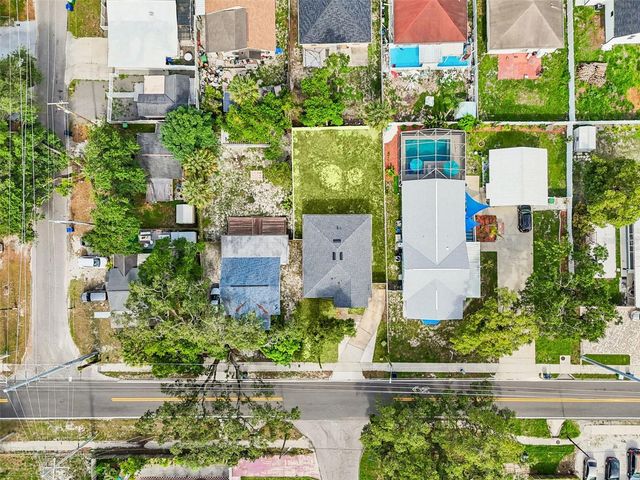 8104 N BOULEVARD, Tampa, FL 33604