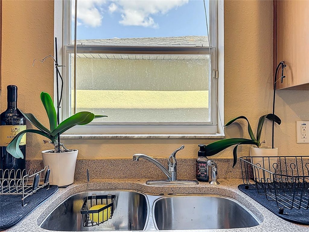 Image 19 of property listing at 13836 DANIELS LANDING CIRCLE, Winter Garden, FL 34787