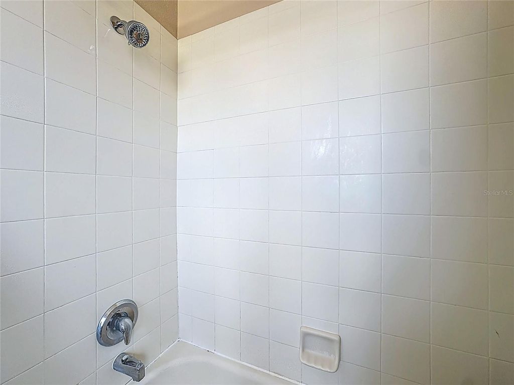 Image 33 of property listing at 13836 DANIELS LANDING CIRCLE, Winter Garden, FL 34787