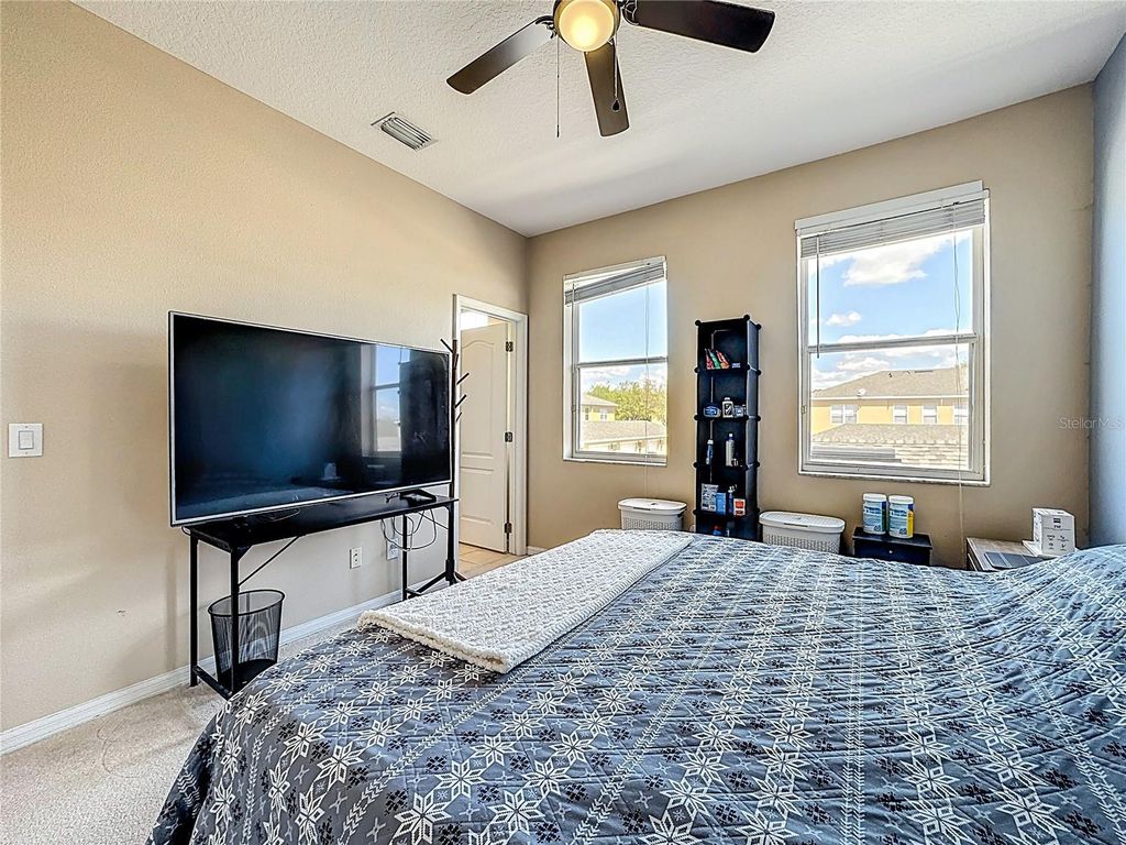 Image 37 of property listing at 13836 DANIELS LANDING CIRCLE, Winter Garden, FL 34787