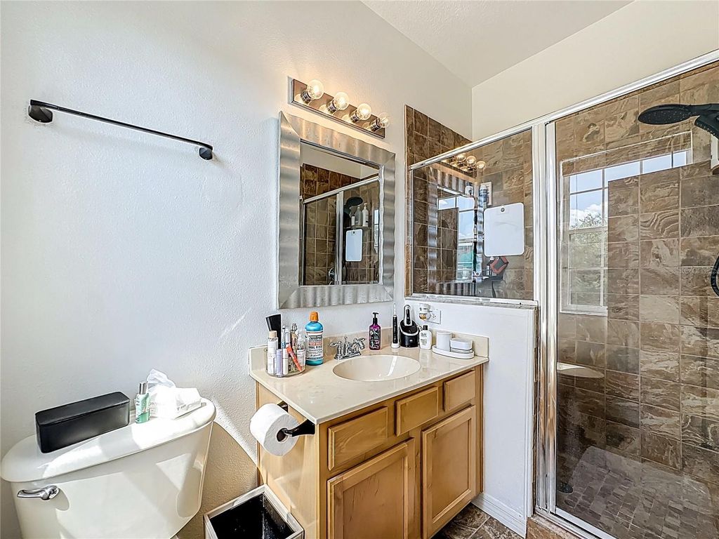 Image 38 of property listing at 13836 DANIELS LANDING CIRCLE, Winter Garden, FL 34787