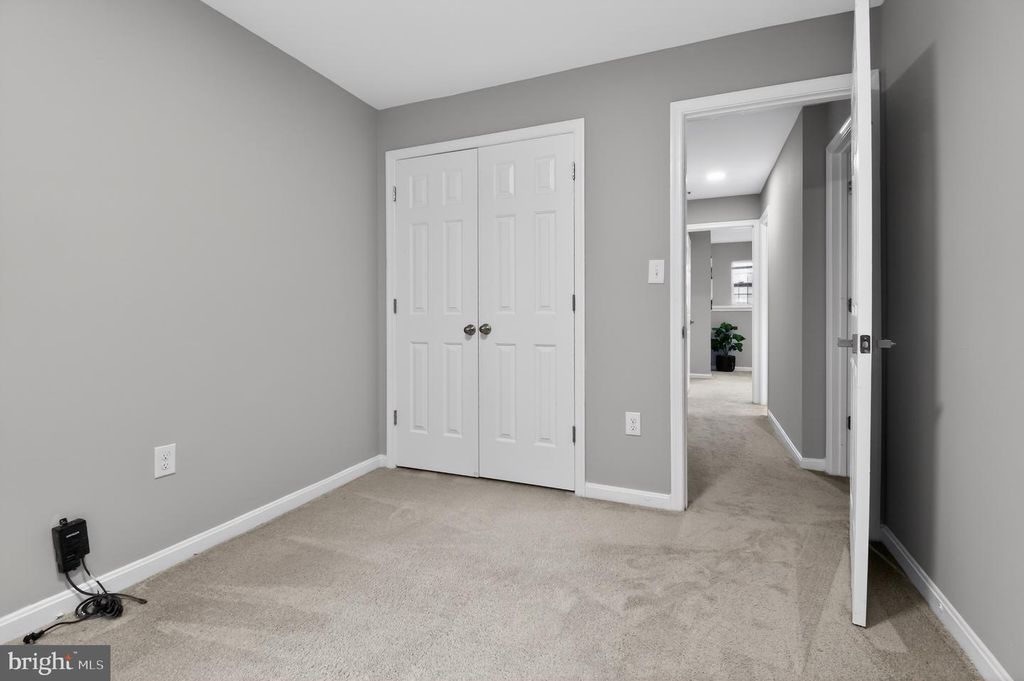Image 13 of property listing at 4119 APPLEGATE CT #9, Suitland, MD 20746