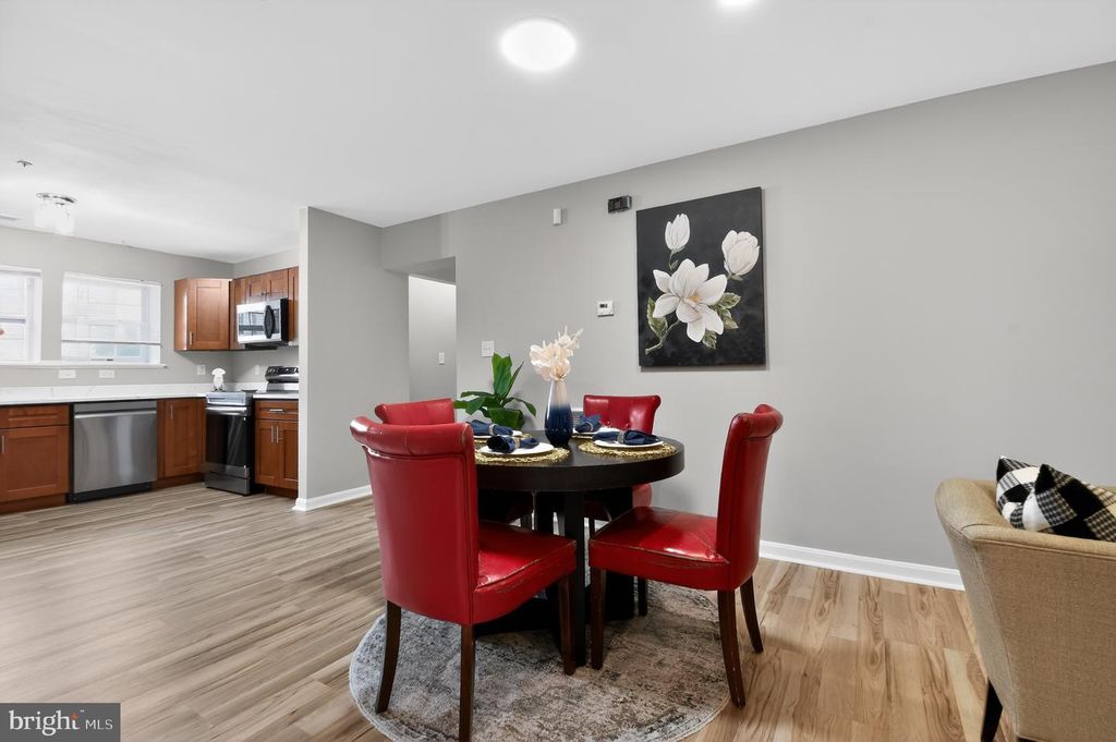 Image 6 of property listing at 4119 APPLEGATE CT #9, Suitland, MD 20746