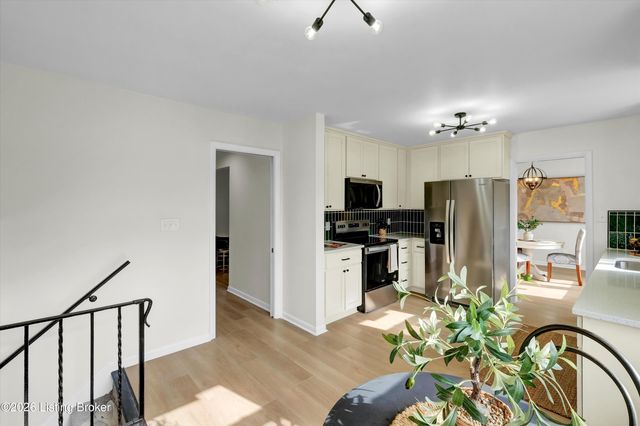 5800 Prince William St, Louisville, KY 40207