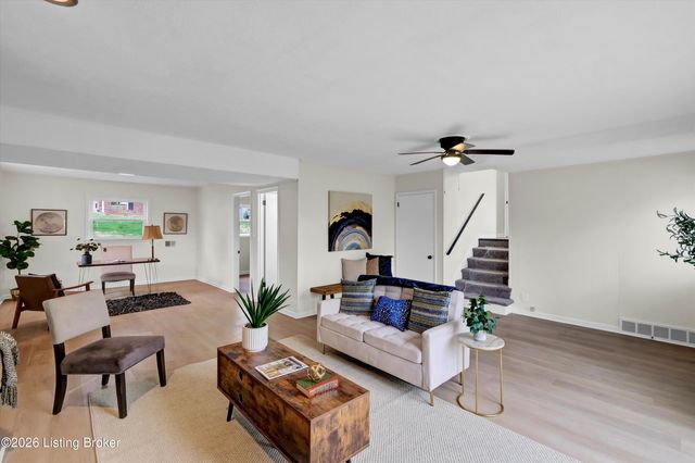 5800 Prince William St, Louisville, KY 40207