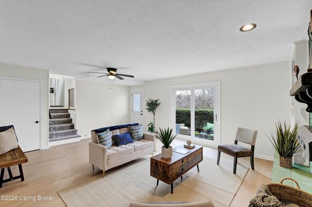 5800 Prince William St, Louisville, KY 40207