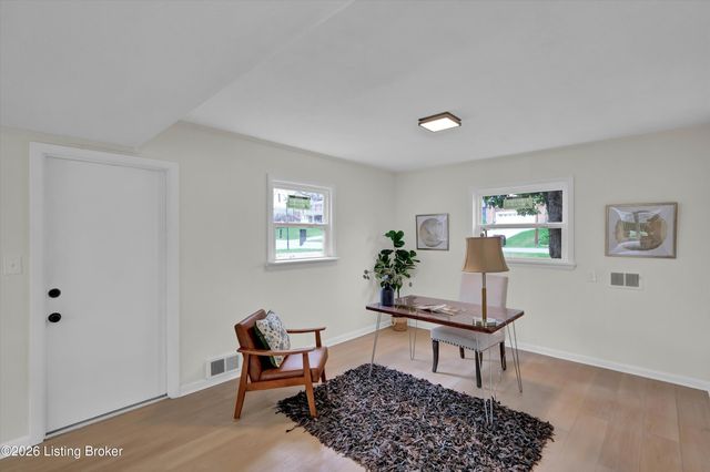 5800 Prince William St, Louisville, KY 40207