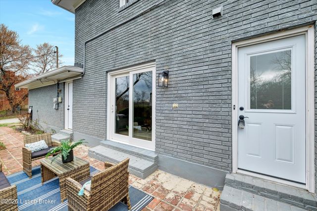 5800 Prince William St, Louisville, KY 40207